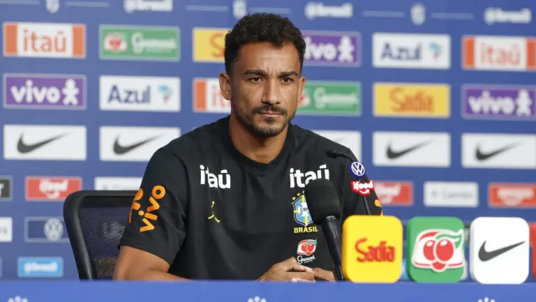 Danilo exp&otilde;e impacto de estreia ruim no grupo da Sele&ccedil;&atilde;o e comenta &lsquo;fantasia&rsquo; por Endrick