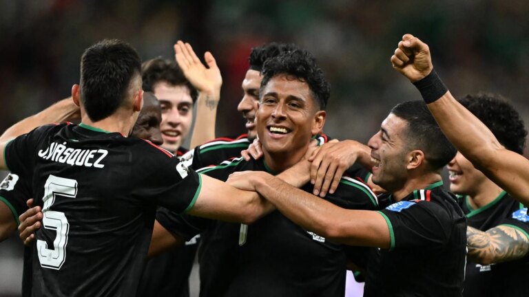 M&eacute;xico 1 x 0 Coreia do Sul: Erro mais bizarro da Copa pune sul-coreanos e classifica anfitri&otilde;es