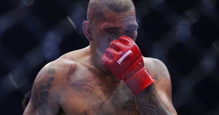 Poatan recebe suspensão de 180 dias após derrota no UFC