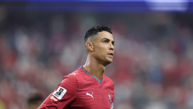Espanha &agrave; l&aacute; 2010 &lsquo;mata e morre&rsquo; com seu falso nove e elimina um decepcionante Portugal da Copa