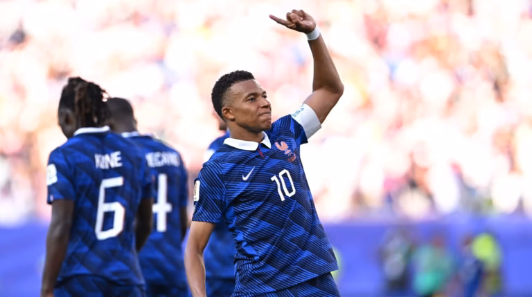 Paraguai 0 x 1 Fran&ccedil;a: Albirroja amarra jogo e franceses precisam recorrer ao banco para avan&ccedil;ar na Copa