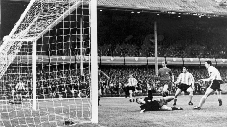 H&aacute; 60 anos, Argentina ajudou a acabar com o sonho de Copa da 1&ordf; grande gera&ccedil;&atilde;o da Espanha
