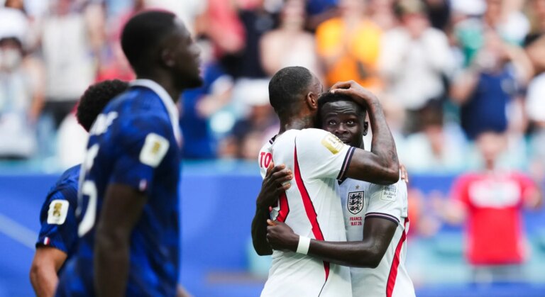 Inglaterra aproveita desinteresse da Fran&ccedil;a, mas recorde de Mbapp&eacute; &lsquo;honra&rsquo; despedida de Deschamps