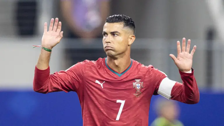 &lsquo;&Eacute; ele quem faz a federa&ccedil;&atilde;o ganhar muito dinheiro&rsquo;: O alerta para Portugal p&oacute;s-Cristiano Ronaldo