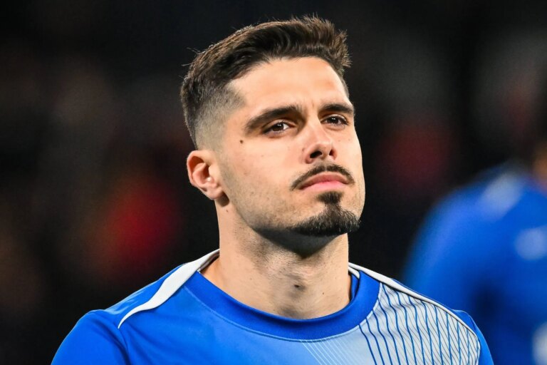 Pedro Neto entra na mira de rival do Chelsea na Premier League