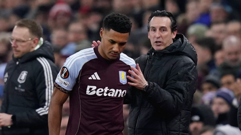 &lsquo;Pergunte a ele&rsquo;: T&eacute;cnico do Aston Villa mostra irrita&ccedil;&atilde;o com pol&ecirc;mica envolvendo atacante