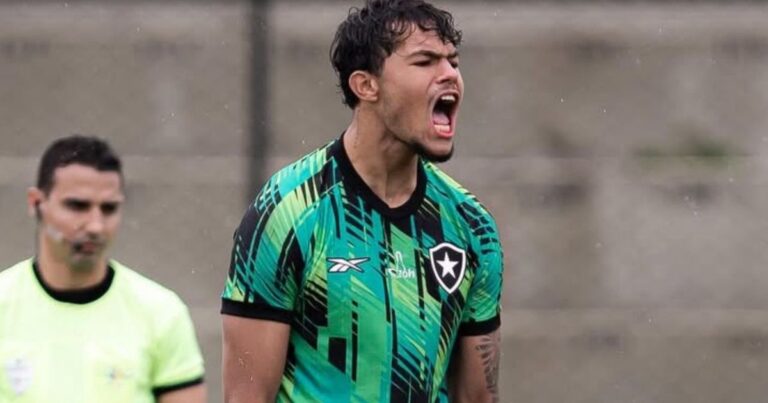 Bruno Samudio, ex-Athletico, é afastado do Botafogo por indisciplina