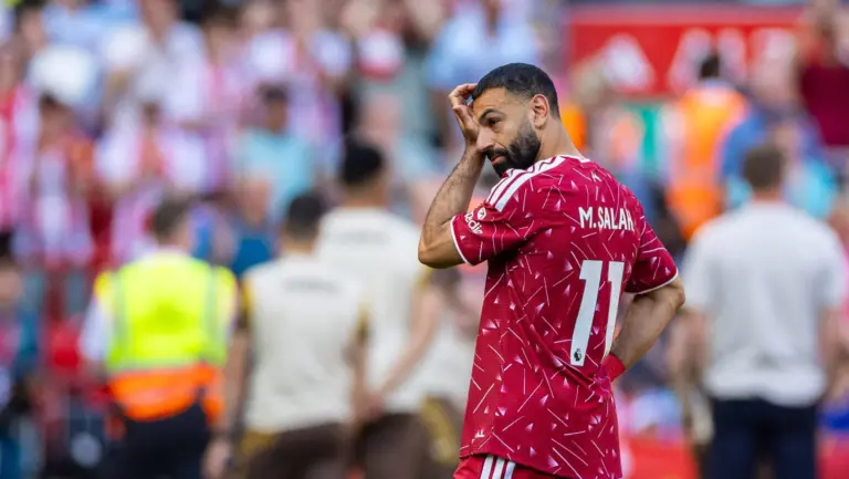 Ap&oacute;s revezes por substituto de Salah, Liverpool encontra outra solu&ccedil;&atilde;o no PSG