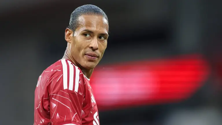 Van Dijk: &lsquo;Temos que manter jogadores de qualidade. Quero que Gakpo fique&rsquo;