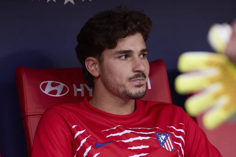 &lsquo;Tem a oportunidade&rsquo;: Simeone manda recado a Juli&aacute;n Alvarez ap&oacute;s novela no Atl&eacute;tico de Madrid