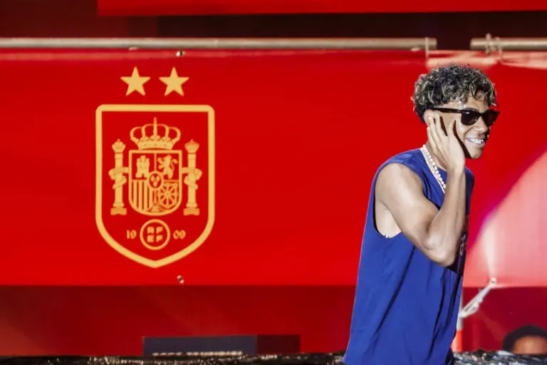Espanha x Inglaterra: Qual ser&aacute; o desafio da campe&atilde; mundial para uma gera&ccedil;&atilde;o que j&aacute; chegou ao topo?