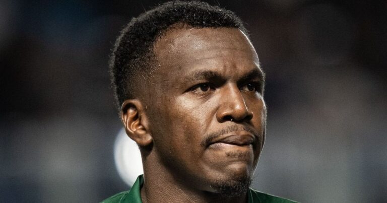 Ídolo do Coritiba, zagueiro Jacy e esposa fazem chá revelação inesquecível no Couto Pereira