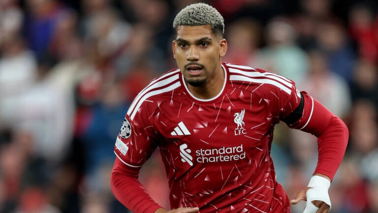 &lsquo;Estou muito feliz&rsquo;: Emprestado do Barcelona, Ara&uacute;jo comenta chance de ficar no Liverpool
