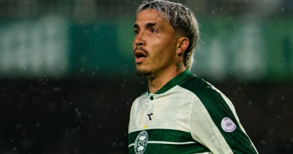 Coritiba ainda não buscou jogadores para renovar contratos para 2027, admite dirigente