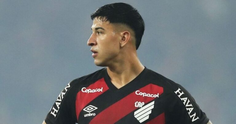 Esquivel se declara ao Athletico e comenta rumores de saída para o futebol europeu
