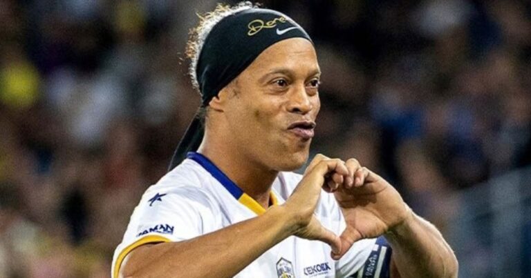 Ronaldinho Gaúcho manda recado em despedida para Messi: “Nós sabemos”